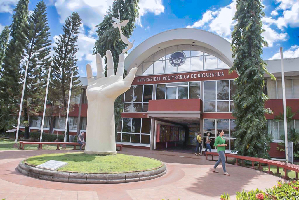 Estudiantes de la UPOLI se Prematriculan.